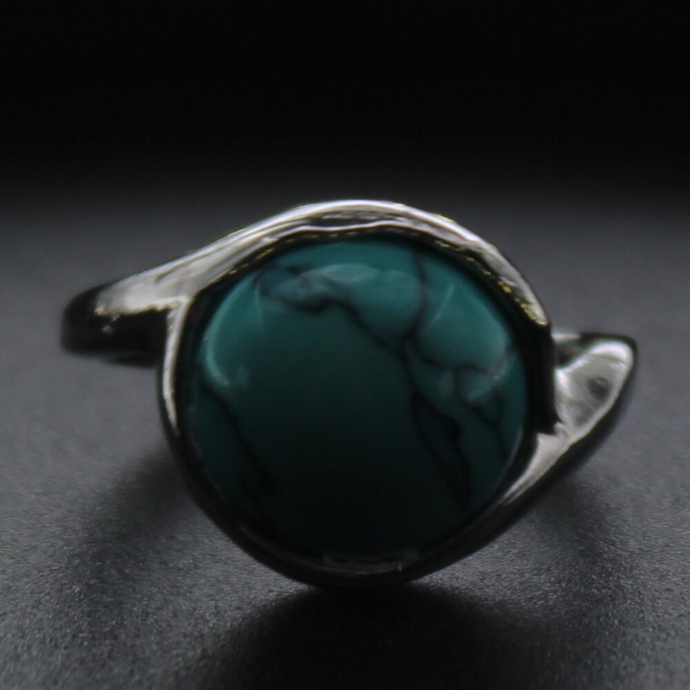 1202513-US 8 Round Blue Stone Ring.